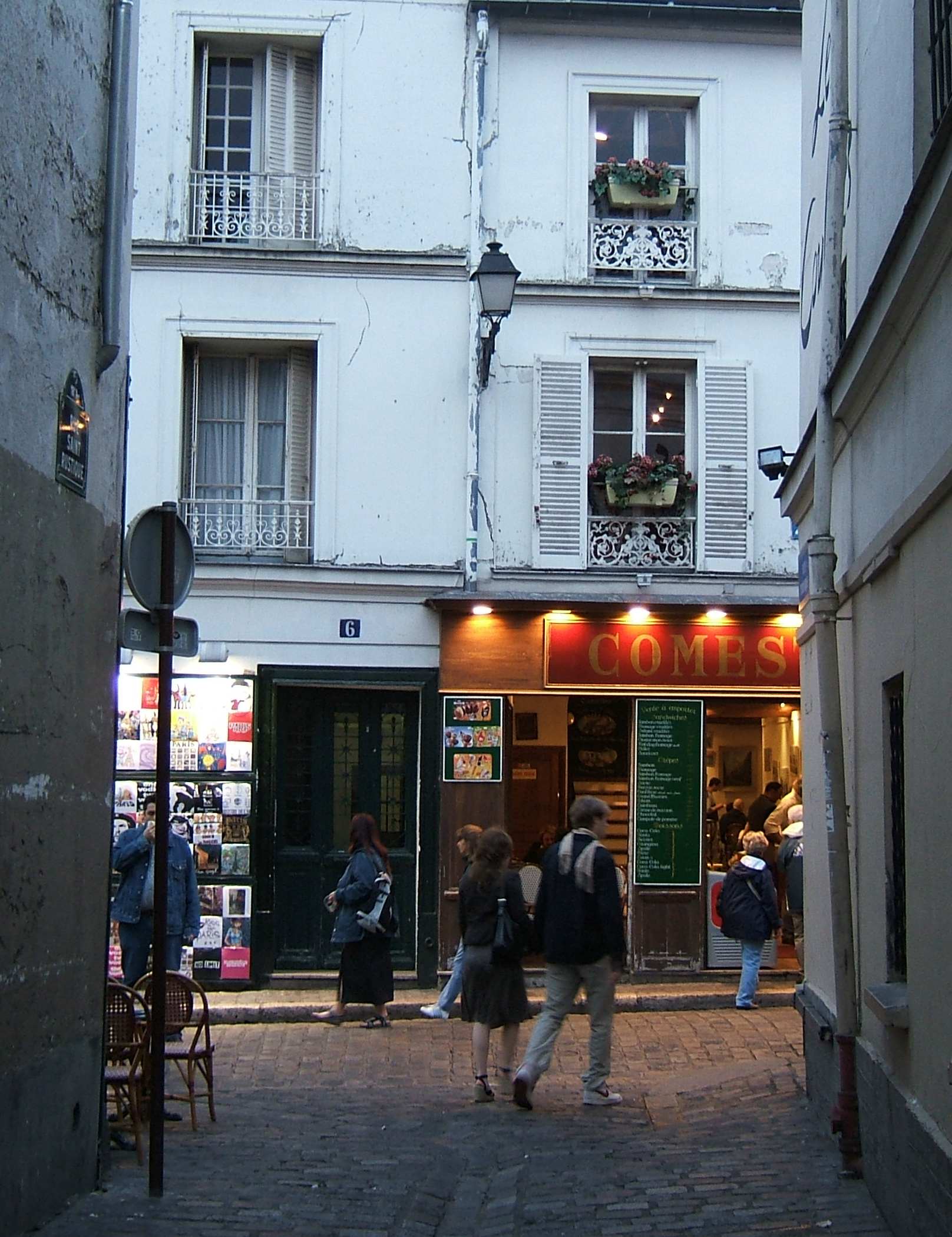 MontmartAlleyComest