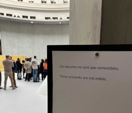 Odd Sign in La Bourse de Commerce