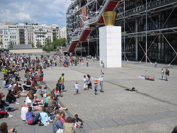 Beaubourg on Sunday