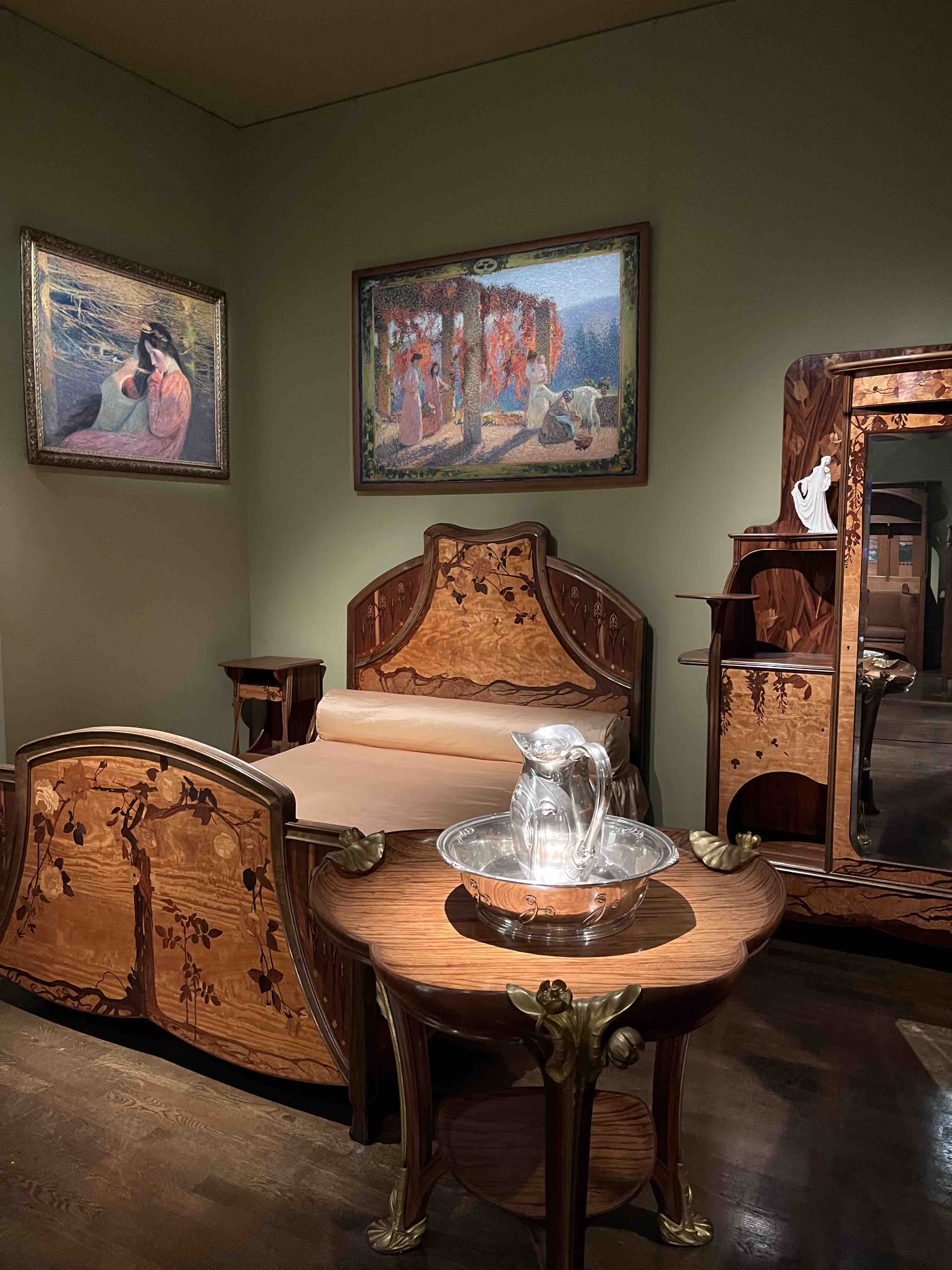 Art Deco bedroom